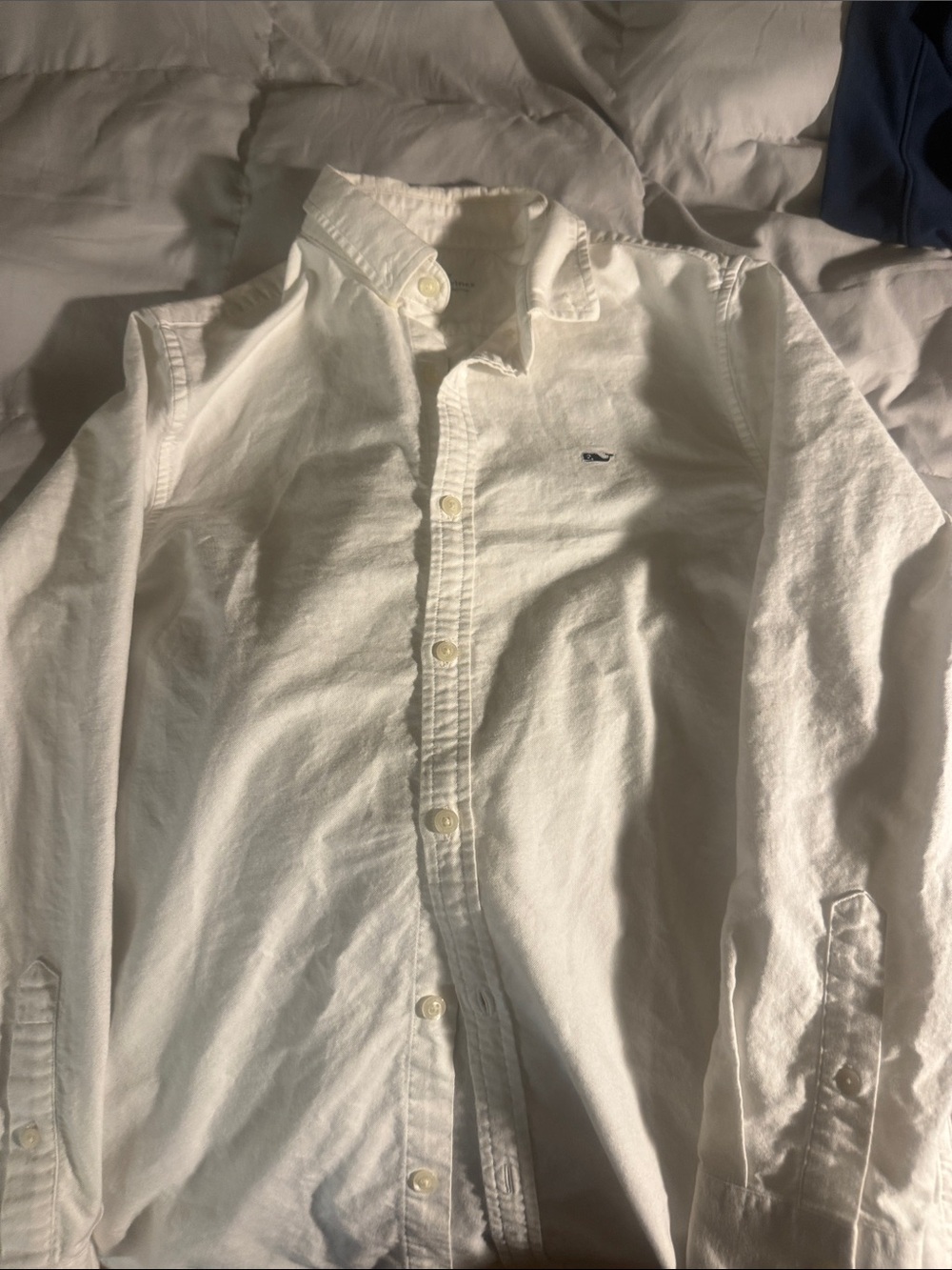 Vineyard Vines Men's White Chinos with Blue Logo